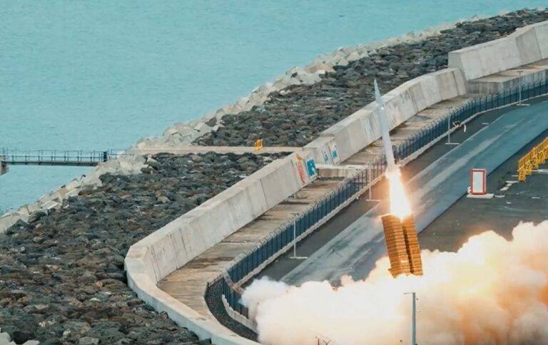 У Туреччині успішно випробували балістичну ракету Tayfun (відео)