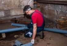 В багатоповерхівках Кам’янського проводять повну заміну систем водопроводу і каналізації