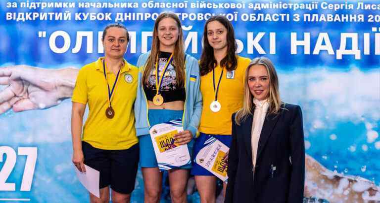 Кам’янські спортсмени завоювали п’ять золотих та п’ять срібних медалей на обласному турнірі з плавання