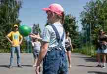 Виплати на дитину: хто може отримати по 14 тисяч гривень на відпочинок
