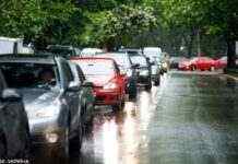 Короткочасні дощі та вітер: синоптики дали прогноз погоди на сьогодні