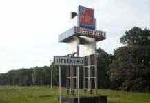 В російському Шебекіно горить підприємство: влада жаліється на атаку дрона