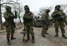 Росіяни забороняють українцям в окупації спілкуватися з родичами, – ЦНС