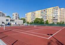 На лівому березі Кам’янського відкрили перші тенісні корти