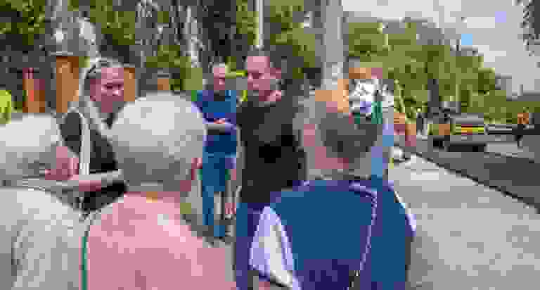 У Кам’янському асфальтують внутрішньоквартальні дороги