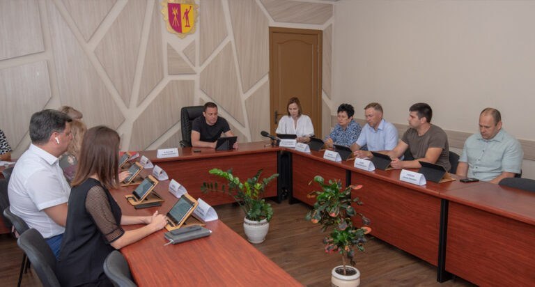 У Кам’янському пройшло чергове засідання виконавчого комітету міської ради: що обговорювали