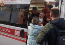 На пожежі у Кривому Розі вогнеборці врятували родину