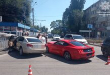 У Дніпрі жінка за кермом Lexus спричинила ДТП: подробиці від патрульних