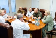 Троє лікарів Дніпропетровщини вирушили в Херсонську область допомогти колегам