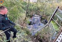 У Дніпрі внаслідок падіння автомобіля в річку постраждало 4 людини, з них двоє дітей