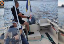 Рятувальники Дніпра дістали тіло потопельника у самому центрі міста