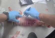 Намагався вчинити самогубство у супермаркеті: патрульні Запоріжжя надали домедичну допомогу чоловіку