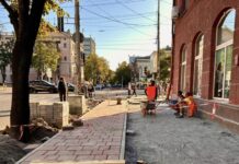 У центрі Дніпра облаштовують велодоріжку: деталі