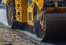 Об’їзна, зруйнований через війну міст та 12 місцевих автошляхів: які дороги відремонтують на Дніпропетровщині