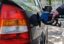 Бензин та дизель за місяць подорожчали ще на 4-5%: скільки коштує паливо на АЗС