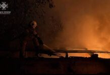 Рятувальники Дніпра приборкали пожежу в покинутій будівлі у Соборному районі