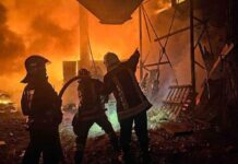 Під Києвом сильна пожежа вночі охопила склади (фото, відео)