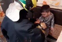 У Кривому Розі надзвичайники вивільнили руку хлопчика, яка застрягла всередині чайника
