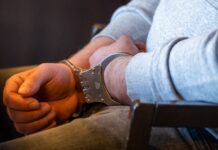 Поширювали пропаганду в “Однокласниках”. У Харкові двом чоловікам оголошено підозру у держзраді