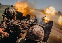 У Повітряних силах показали роботу зенітників зі збиття російських ракет вночі (відео)