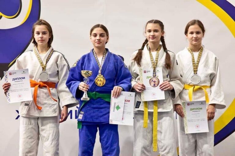 Дзюдоїстки з Кам’янського району вибороли призові місця на турнірі у Дніпрі