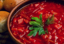 Навіщо досвідчені господині додають у борщ цукор: ви точно цього не знали