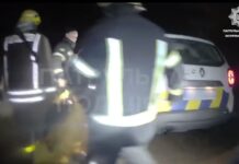 У Запоріжжі патрульні організували нічну пошукову операцію, щоб врятувати підлітків із водяної пастки