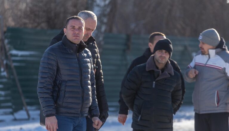 Мер міста Камʼянське провів черговий об’їзд міста