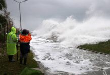 У Керченській протоці під час шторму зіткнулися три російські судна: відео