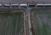 На території Польщі у чергах перебувають близько 2100 вантажівок – ДПСУ