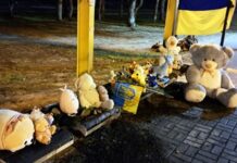 У Дніпрі згорів «народний меморіал» пам’яті загиблим від ракетного удару. Поліція відкрила справу (фото)