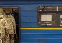 У метро Києва після закриття ділянки «Деміївська» – «Либідська» кажуть: ситуація на інших перегонах – контрольована