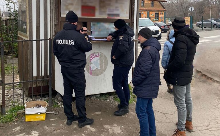 У Запоріжжі правоохоронці вилучили контрафактні тютюнові вироби на суму понад 300 тис грн