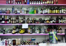 Поліцейські Дніпра вилучили з незаконного обігу понад 350 літрів алкогольних напоїв та майже 500 пачок цигарок