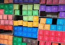 Поставляли з-за кордону та налагодили власне виробництво: на Дніпропетровщині вилучили електронні сигарети вартістю 17 млн грн