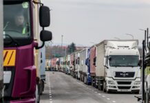 У ДПСУ розповіли, чи запрацював на кордоні з Польщею КПП для порожніх вантажівок