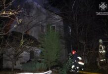 У Чечелівському районі Дніпра горів двоповерховий житловий будинок