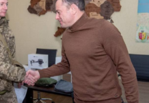 Мер Кам’янського передав підрозділу ТРО ЗСУ квадрокоптери й прилади нічного бачення