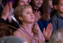 У Кам’янському відбулася прем’єра святкового мюзиклу «Різдвяні зустрічі»