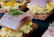 Ідеальна закуска з оселедцем на Новий рік: рецепт незвичайної страви