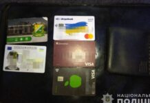 Поліцейські Павлограда затримали двох юнаків за розбійний напад на 35-річного чоловіка