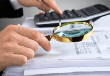 Податкові перевірки повертаються: Президент підписав закон
