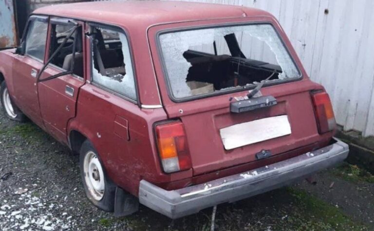 Вдень 13 грудня ворог вкотре обстріляв Нікополь: поранено літню жінку