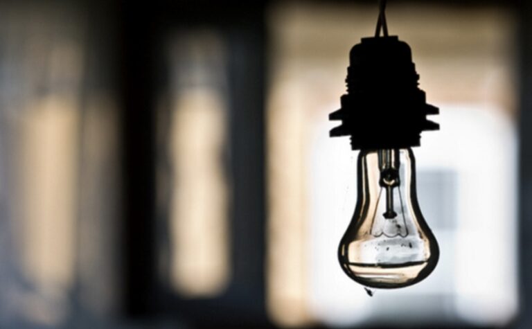 Планове відключення світла у Дніпрі 13 грудня: адреси