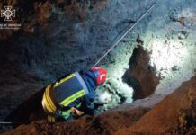 У Павлограді рятувальники визволили тіло людини з-під завалу