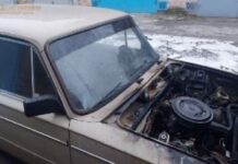 Коротке замикання у електромережі: у Запоріжжі на тимчасовій зупинці зайнявся легковик