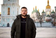 Президент подав декларації: дохід Зеленського і його родини у 2022 році зменшився втричі