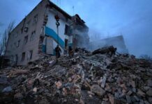 Атака сил РФ по Нью-Йорку: з-під завалів будинку дістали тіла 5 людей – ОВА