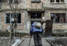 Російські військові завдали два авіаудари по селу на Донеччині, є загиблий – влада