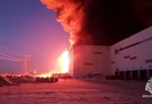 Росія: у Санкт-Петербурзі горить склад інтернет-магазину